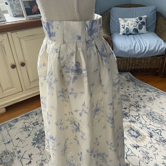 CHICWISH Pleated Midi Skirt-Blue/Ivory Floral/Toile Pattern-Medium - Picture 5 of 9